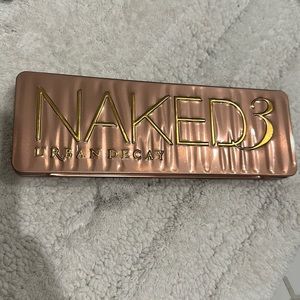 NAKED 3 URBAN DECAY